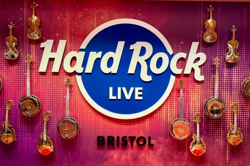 Hard Rock LIVE neon sign display