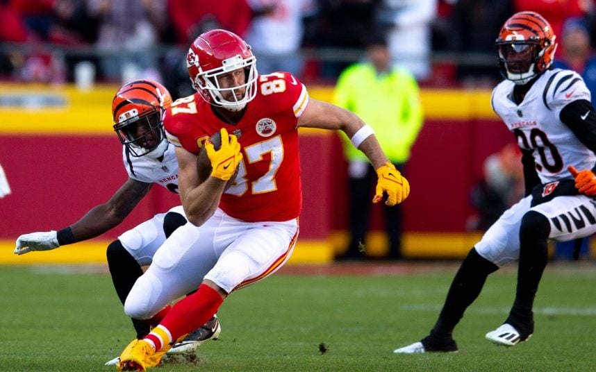 Travis Kelce during NFL game action